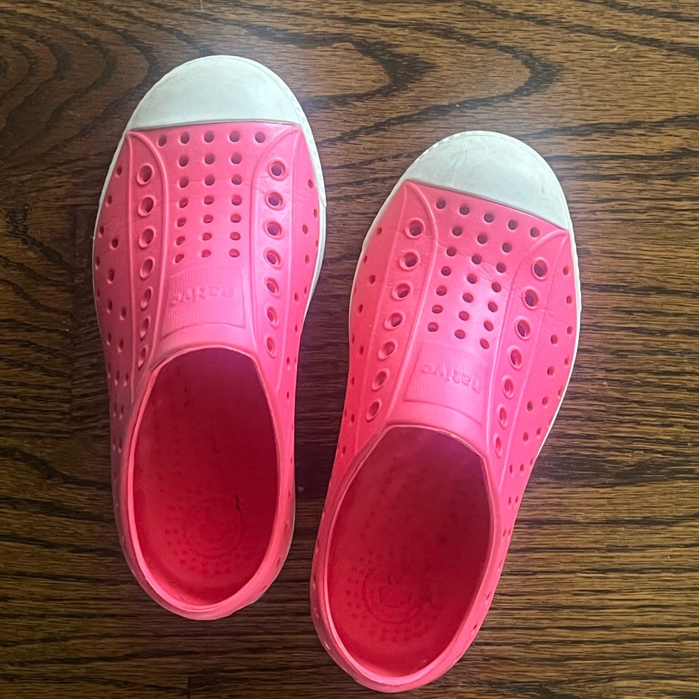 Girls Native Shoes Pink/white Size 11